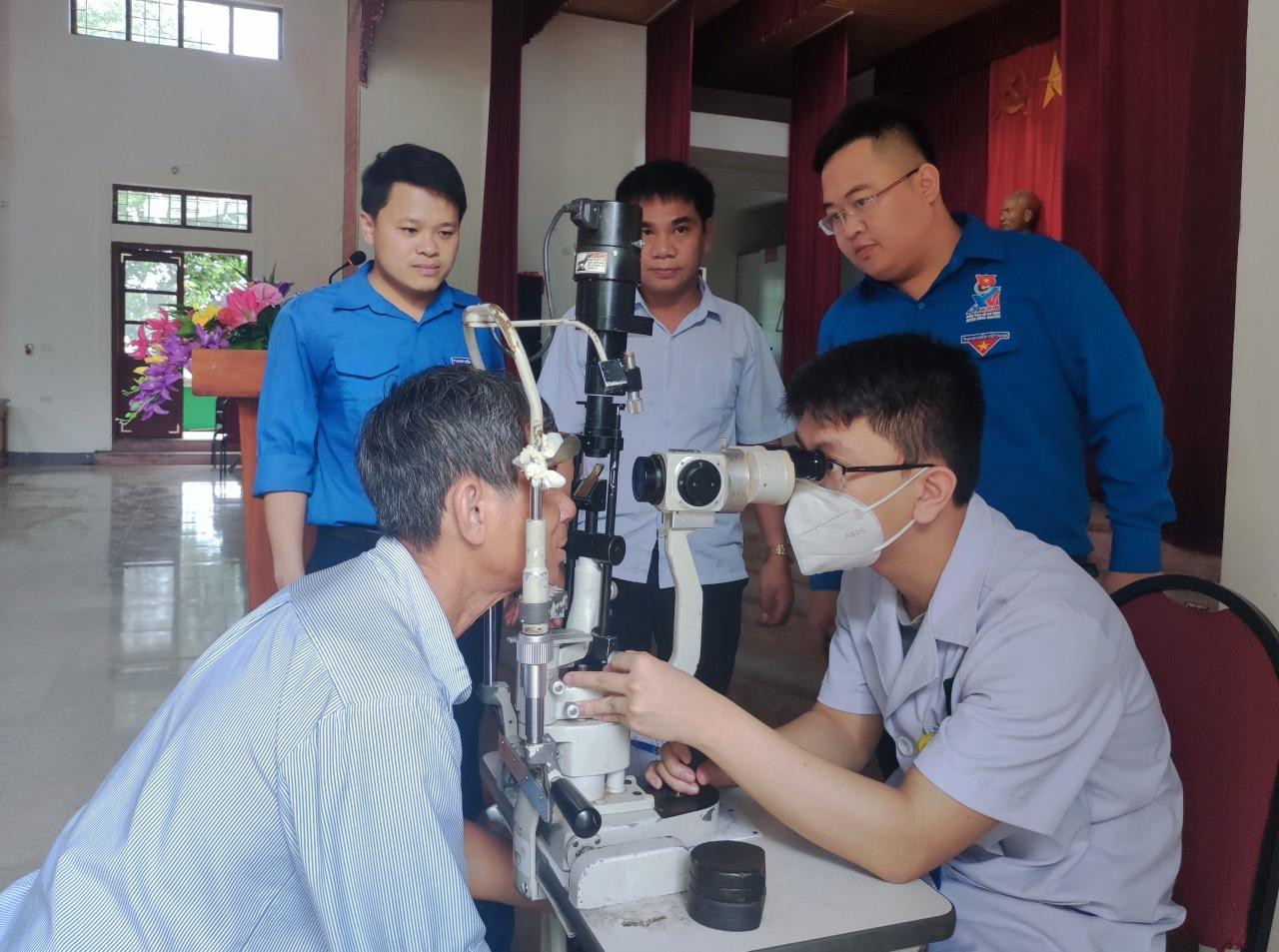 Các cơ sở Đoàn trên toàn tỉnh Nghệ An cũng đã tổ chức sôi nổi các hoạt động: Làm đường giao thông nông thôn; Khám, phát thuốc miễn phí cho người dân; ra quân vệ sinh môi trường biển, xoá điểm đen về rác thải, khơi thông dòng chảy kênh mương nội đồng; trao tặng điểm vui chơi thiếu nhi; xây dựng vườn hoa, hàng cây thanh niên, vườn cây thanh niên, hàng rào xanh; cắm biển cảnh báo đuối nước; ra quân phòng chống cháy rừng; đồng loạt ra quân “Ngày Chủ nhật xanh” toàn quốc lần thứ 2; tham gia tập huấn mô hình “Hỗ trợ chuyển đổi số cộng đồng”.