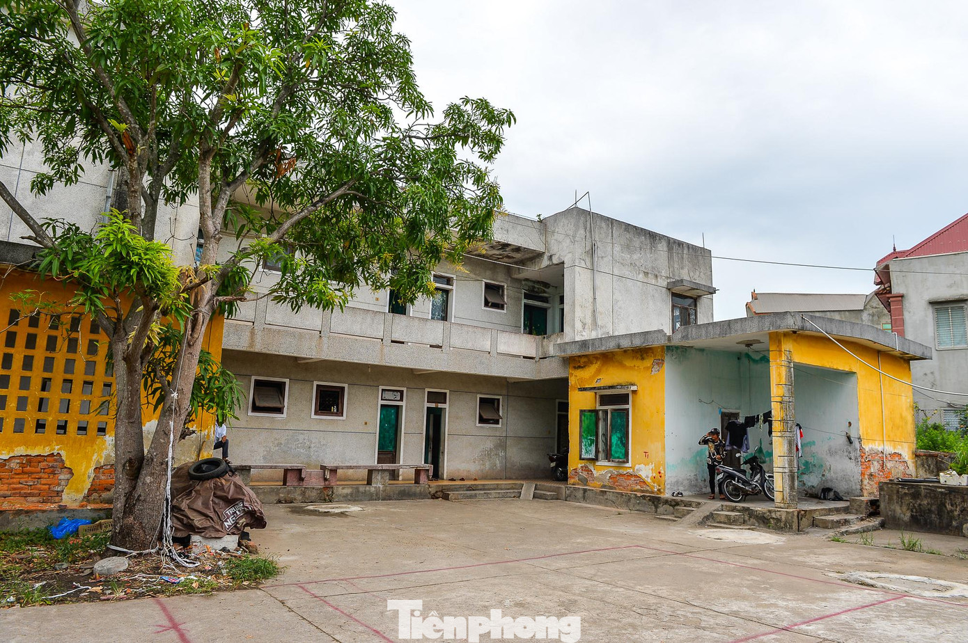 Khu nhà trọ ở xí nghiệp cũ, nơi những bệnh nhân chạy thận trú ngụ.