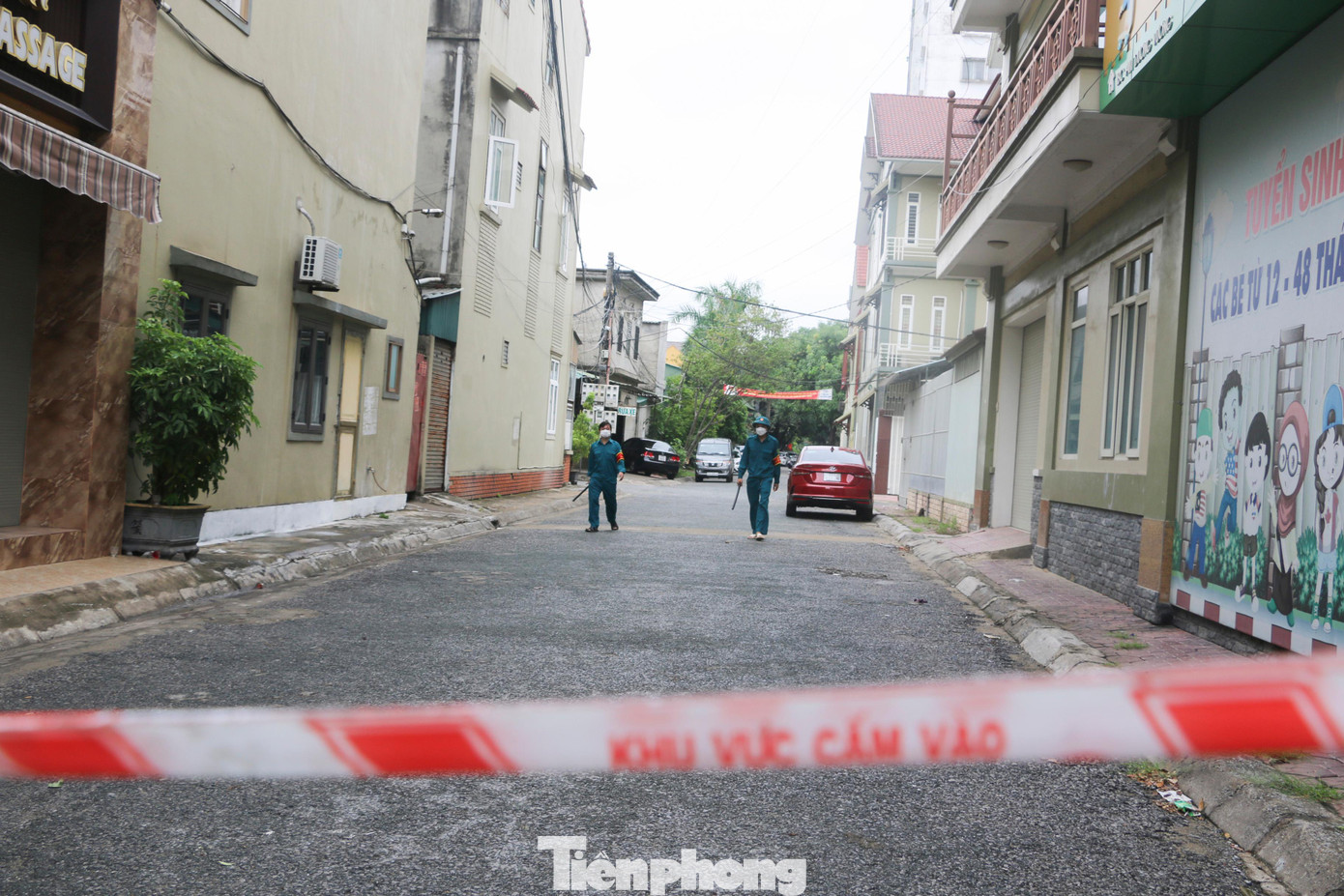 Trước đó, UBND thành phố Vinh đã chỉ đạo các phường, xã huy động tối đa các lực lượng công an, dân quân tự vệ, đoàn thanh niên, bảo vệ dân phố, Hội cựu chiến binh... lực lượng các cơ quan tổ chức, đơn vị, doanh nghiệp trên địa bàn để thực hiện bảo vệ Vùng Xanh.