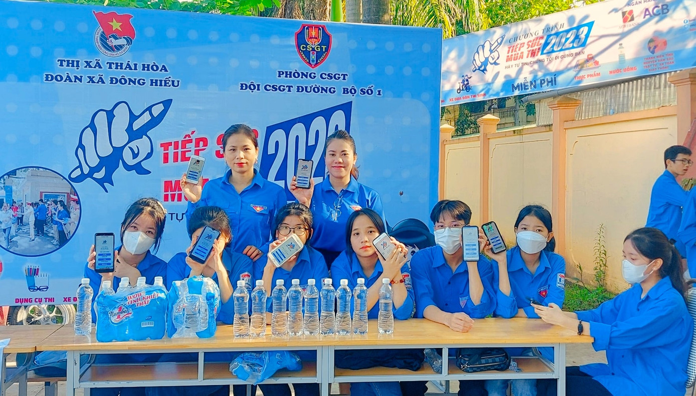 Chỉ trong vòng 1 ngày tiếp sức mùa thi, các đoàn viên thanh niên ở TX. Thái Hòa (Nghệ An) đã có hơn 200 lượt thi cuộc thi trực tuyến tìm hiểu Nghị quyết Đại hội Đoàn toàn quốc lần XII.