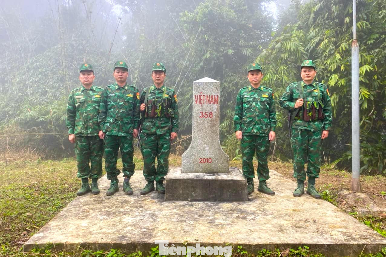 Bộ Chỉ huy BĐBP Nghệ An thường xuyên tổ chức chỉ huy, chỉ đạo triển khai có hiệu quả công tác quản lý, bảo vệ vững chắc chủ quyền an ninh biên giới, vùng biển... Từ năm 2009 đến nay, phối hợp tuần tra, kiểm soát, bảo vệ biên giới hơn 9.000 đợt/56.000 lượt cán bộ, chiến sỹ tham gia; phối hợp tuần tra song phương hơn 600 đợt/5.600 lượt cán bộ, chiến sỹ tham gia. Phối hợp với các cơ quan chức năng đăng ký kiểm soát hàng chục ngàn lượt người, phương tiện, hàng hóa qua lại biên giới, ra vào cảng biển theo đúng quy định của pháp luật. Kịp thời phát hiện, ngăn chặn đấu tranh có hiệu quả với các hoạt động xâm phạm đến đường biên, cột mốc.