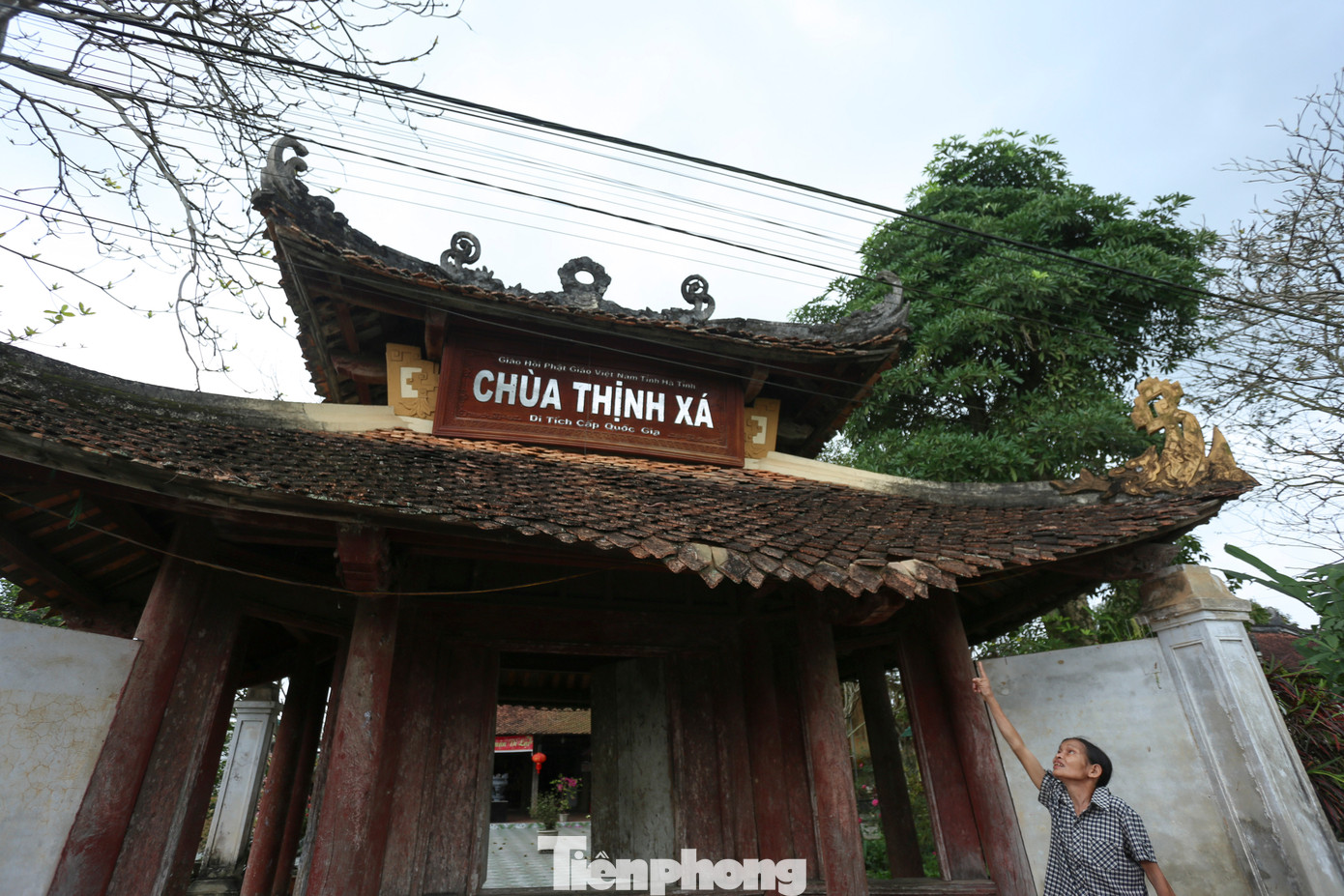 Bà Phan Thị Dần (60 tuổi, trú xã An Hòa Thịnh) – phật tử chùa Thịnh Xá cho biết chùa nhiều năm sử dụng song việc ít được tu bổ, nâng cấp nên nhiều vị trí xuống cấp, hư hỏng.