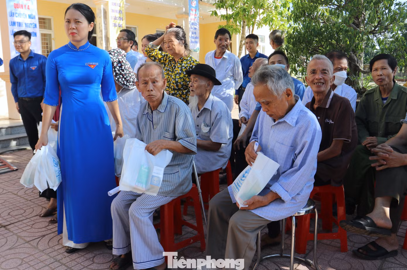 Chương trình đã tổ chức thăm khám cho hơn 500 hộ gia đình chính sách, người già, người có công với cách mạng trên địa bàn xã Đại Đồng để kiểm tra sức khỏe, nhằm phát hiện những căn bệnh và có hướng chữa trị kịp thời.