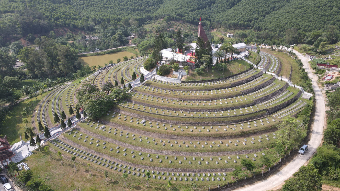 Toàn cảnh Nghĩa trang liệt sĩ Quốc gia Nầm ở huyện Hương Sơn (Hà Tĩnh).