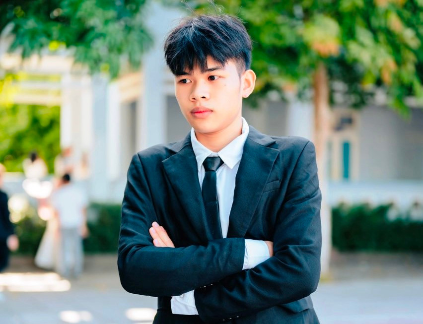 Lo Đức Việt nuôi ước mơ trở thành học viên an ninh. Ảnh NVCC