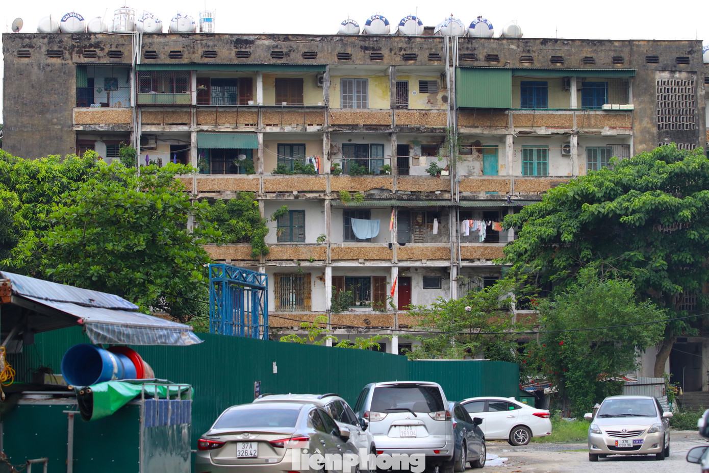 Theo báo cáo của Sở Xây dựng Nghệ An, trên địa bàn tỉnh hiện có các chung cư cũ tập trung tại phường Quang Trung, thành phố Vinh. Trong đó có khu chung cư cũ Quang Trung tại phường Quang Trung đưa vào sử dụng từ năm 1976, được chia thành 4 khu: A, B, C, D với tổng số 22 nhà cao 5 tầng.