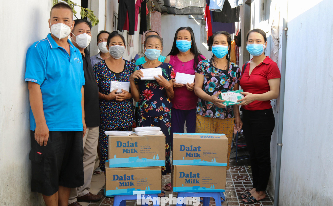 Dãy trọ tồi tàn nằm sâu trong ngõ hẻm đường Lê Ninh, phường Quán Bàu, TP Vinh (Nghệ An) là nơi ở của các bệnh nhân chạy thận. Dãy trọ tồi tàn nằm sâu trong ngõ hẻm đường Lê Ninh, phường Quán Bàu, TP Vinh (Nghệ An) là nơi ở của các bệnh nhân chạy thận.