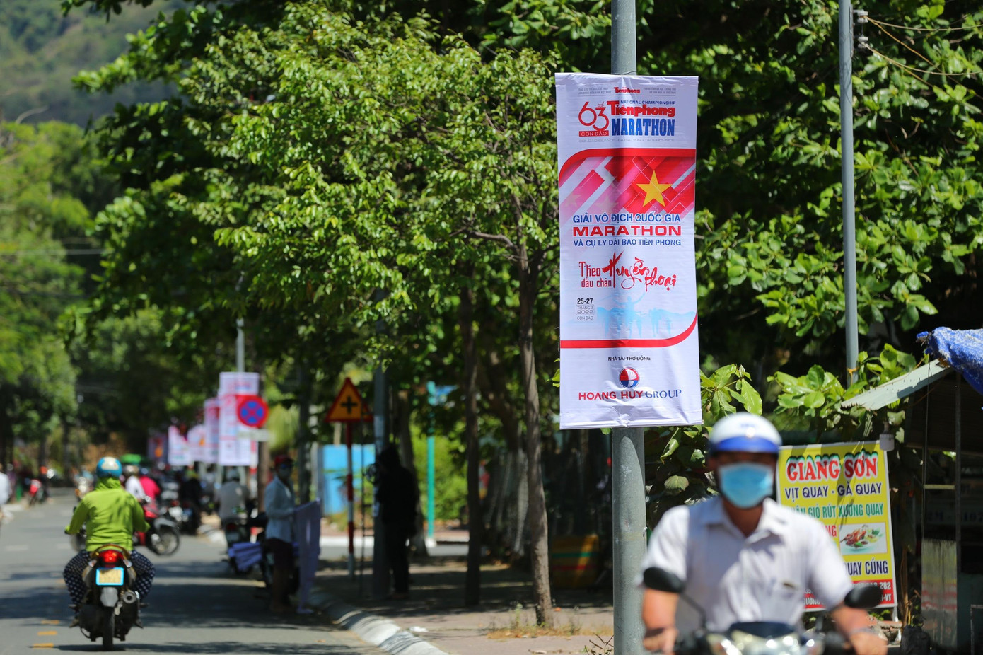 Tiền Phong Marathon 2022 quy tụ 3.700 vận động viên tham gia tranh tài nhằm phát hiện tài năng cho thể thao nước nhà. Bên cạnh đó, giải đấu còn có nhiệm vụ quan trọng là lan toả tinh thần thể thao, thúc đẩy sự phát triển của điền kinh, của phong trào chạy và rèn luyện thân thể khắp mọi miền đất nước. Tiền Phong Marathon 2022 quy tụ 3.700 vận động viên tham gia tranh tài nhằm phát hiện tài năng cho thể thao nước nhà. Bên cạnh đó, giải đấu còn có nhiệm vụ quan trọng là lan toả tinh thần thể thao, thúc đẩy sự phát triển của điền kinh, của phong trào chạy và rèn luyện thân thể khắp mọi miền đất nước.