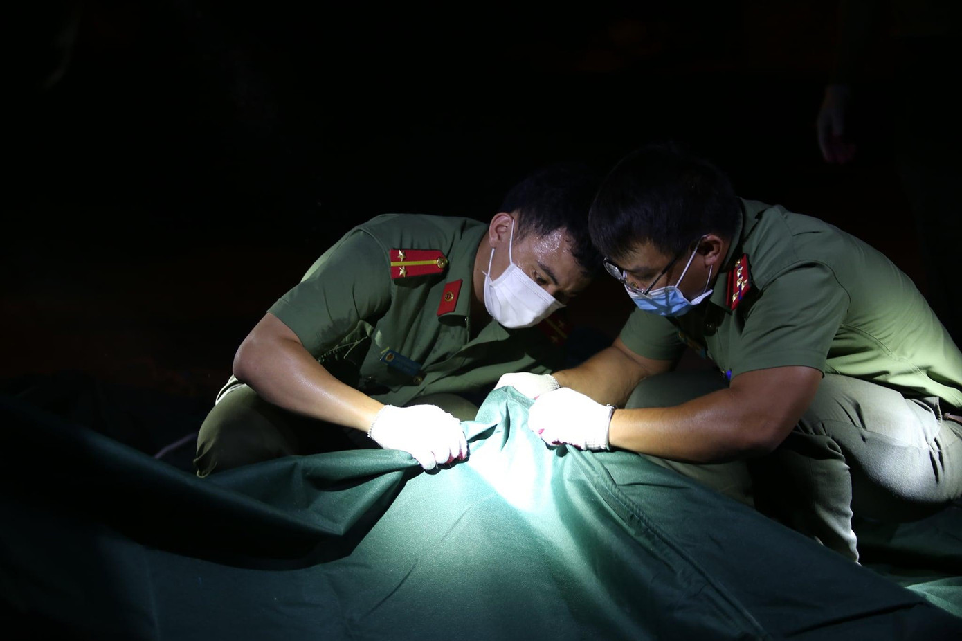 Cụ thể 14 chốt ở thành phố Vinh như sau: Chốt 1: Tại Cầu Bến Thủy 1; Chốt 2: Đường Dũng Quyết giao nhau với đường tránh Vinh; Chốt 3: Quốc lộ 46C (địa phận xã Hưng Hòa giáp ranh xã Nghi Thái, huyện Nghi Lộc); Chốt 4: Đường Phạm Hồng Thái giao nhau với đường tránh Vinh; Chốt 5: Đường Trần Đình San (địa phận phường Vinh Tân giáp ranh với xã Hưng Mỹ, huyện Hưng Nguyên).