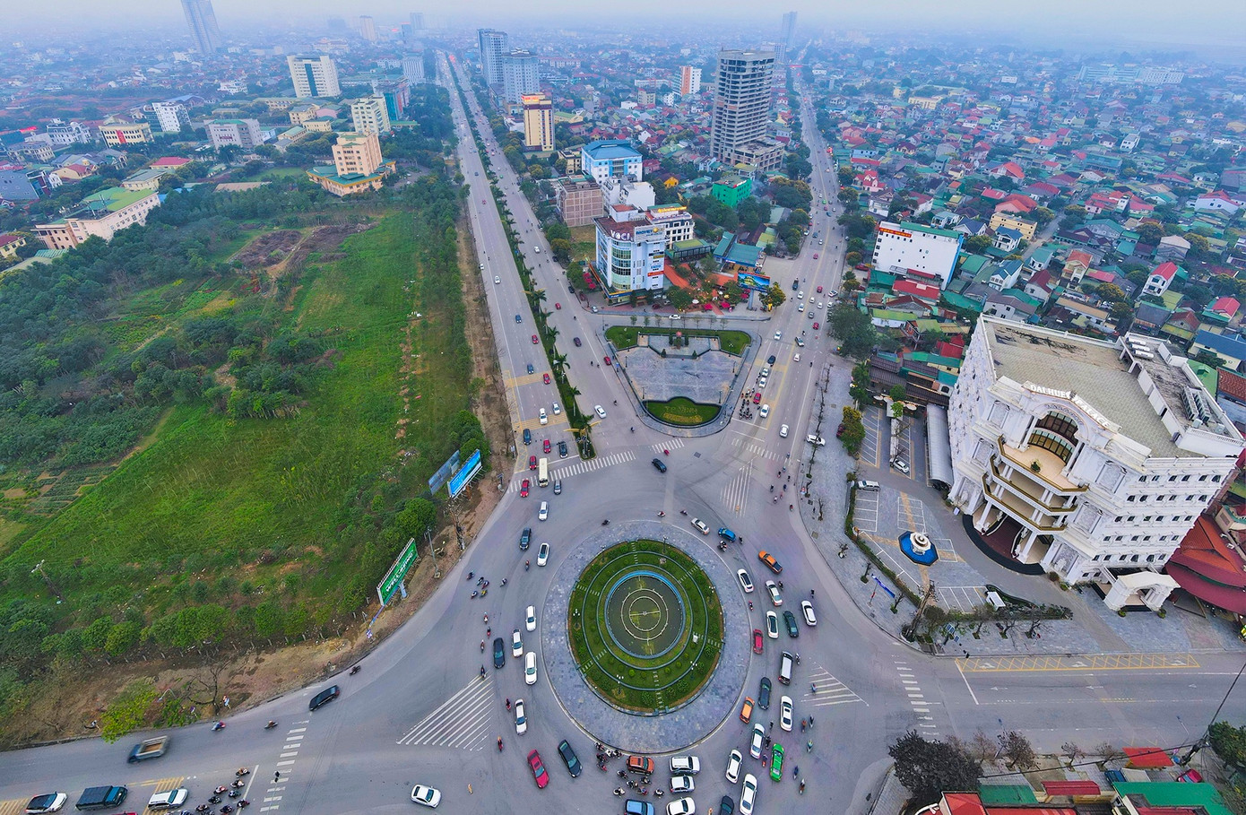 Thành phố Vinh đang từng ngày xây dựng và phát triển xứng tầm là trung tâm kinh tế, văn hóa của cả khu vực Bắc Trung Bộ.