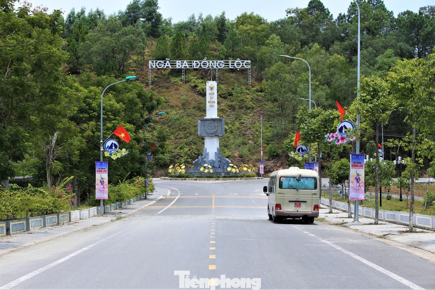 Ngã ba Đồng Lộc trở thành Khu di tích Quốc gia đặc biệt, "địa chỉ đỏ" cho người dân cả nước.