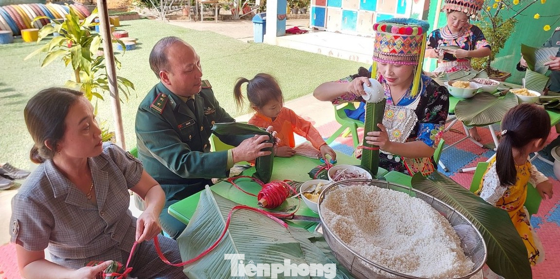Hoạt động gói bánh chưng, bánh tét mang đậm không khí của ngày Tết, của mùa Xuân. Đã có hàng ngàn chiếc bánh chưng, bánh tét được các đơn vị BĐBP ở Nghệ An gói và trao tặng cho nhân dân, cho các em học sinh nhân dịp Tết cổ truyền của dân tộc.