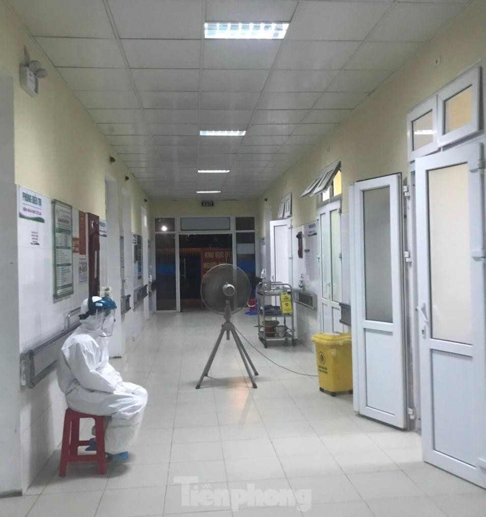Bên trong khu điều trị bệnh nhân COVID-19 tại bệnh viện Hữu nghị đa khoa Nghệ An. Bên trong khu điều trị bệnh nhân COVID-19 tại bệnh viện Hữu nghị đa khoa Nghệ An.