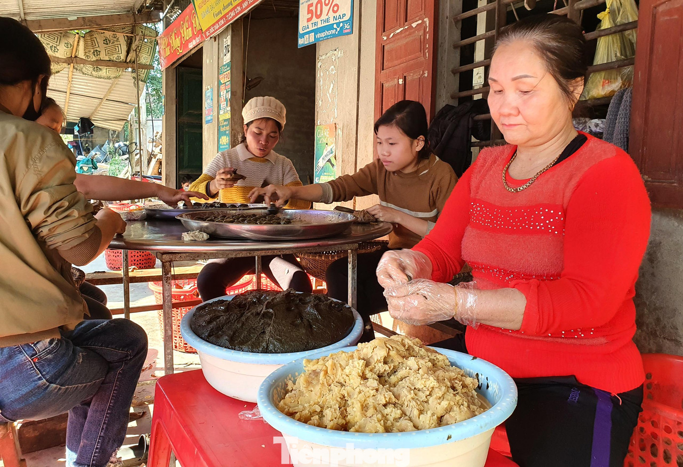 Cha truyền con nối, nghề làm bánh gai ở xã Tường Sơn (huyện Anh Sơn, Nghệ An) được gìn giữ cho đến ngày nay.