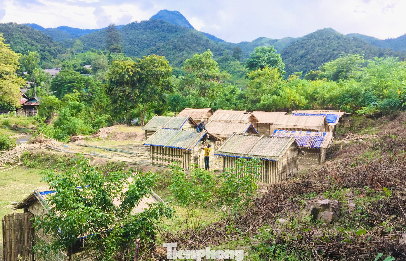 Bắc Lý là một xã rẻo cao của huyện biên giới Kỳ Sơn, Nghệ An. Nơi đây, đời sống người dân còn gặp nhiều khó khăn, thiếu thốn. Bắc Lý là một xã rẻo cao của huyện biên giới Kỳ Sơn, Nghệ An. Nơi đây, đời sống người dân còn gặp nhiều khó khăn, thiếu thốn.