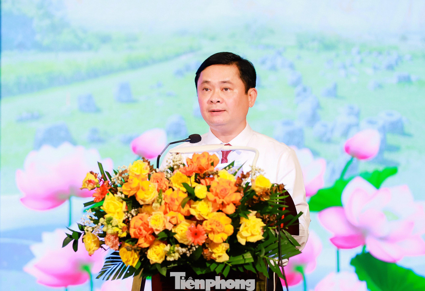 Ủy viên Trung ương Đảng, Bí thư Tỉnh ủy Nghệ An Thái Thanh Quý phát biểu tại hội thảo.