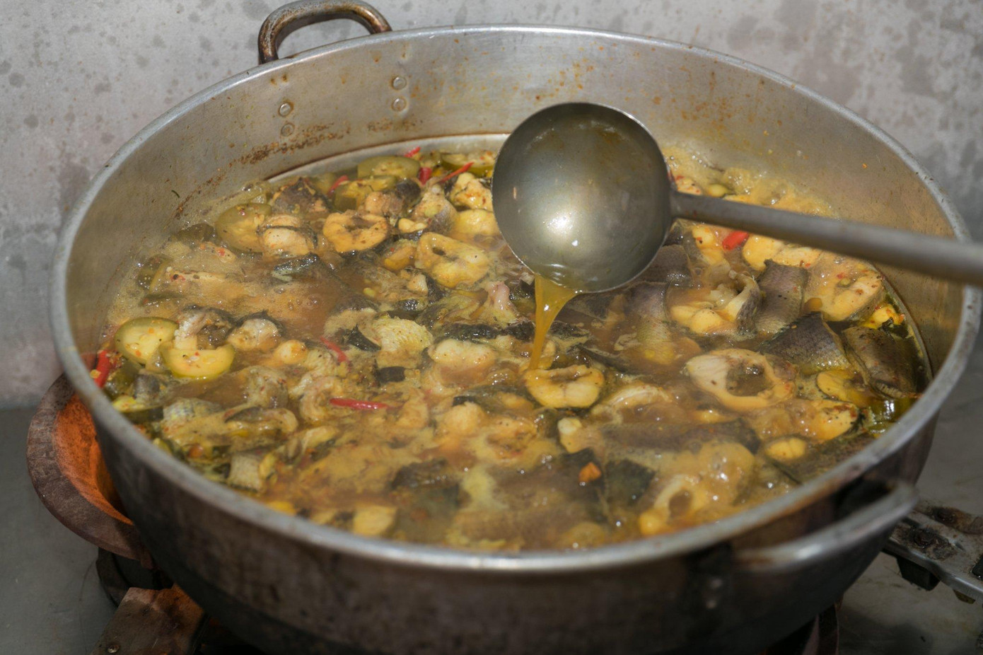 Các món ăn được chế biến đảm bảo chất dinh dưỡng, hợp khẩu vị. Các món ăn được chế biến đảm bảo chất dinh dưỡng, hợp khẩu vị.