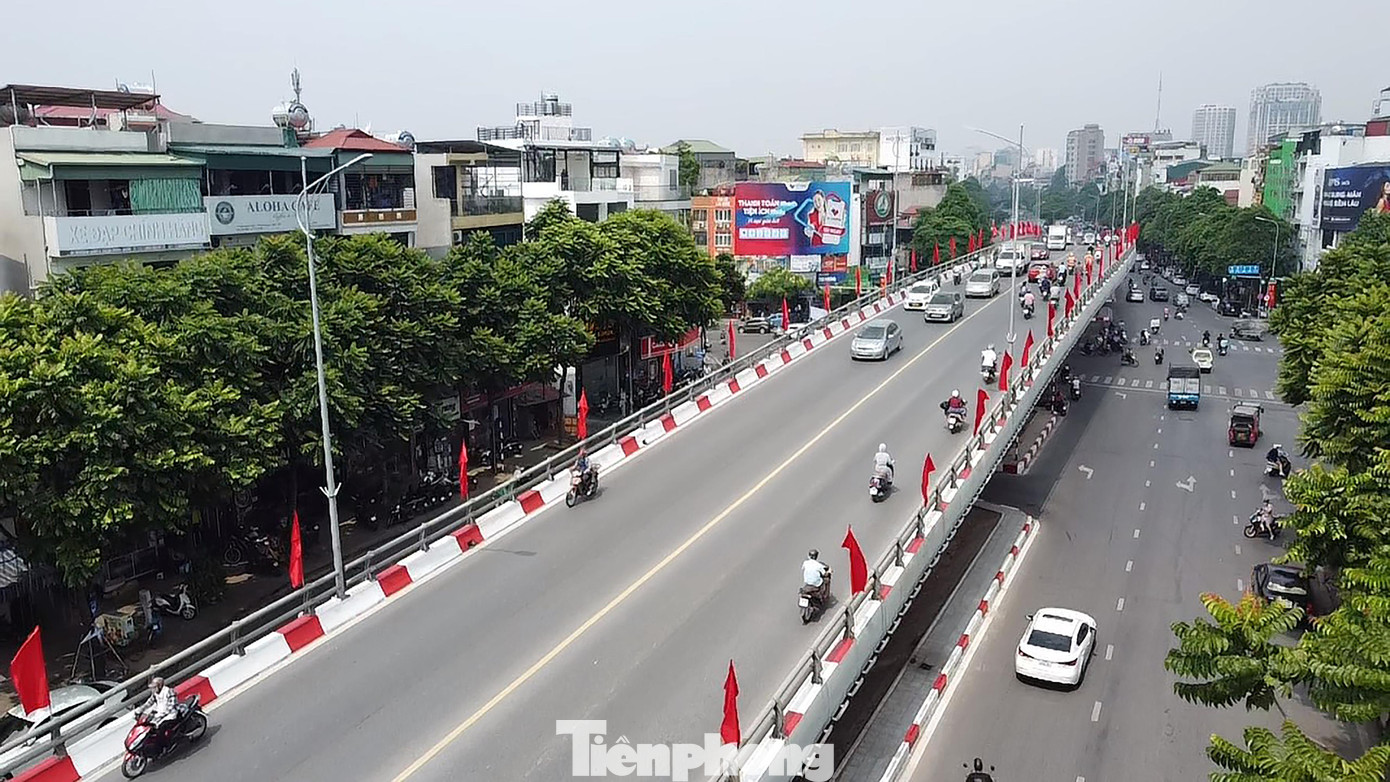 Ô Cầu Dền là một cửa ngõ của kinh thành Thăng Long. Hiện Ô Cầu Dền nằm ngã tư nối phố Huế, Bạch Mai, Trần Khát Chân, Đại Cồ Việt. Đây chính là vị trí của ô Cầu Dền ngày xưa. Ô Cầu Dền là một cửa ngõ của kinh thành Thăng Long. Hiện Ô Cầu Dền nằm ngã tư nối phố Huế, Bạch Mai, Trần Khát Chân, Đại Cồ Việt. Đây chính là vị trí của ô Cầu Dền ngày xưa.