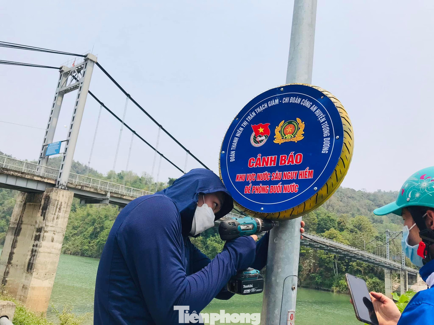 Ngoài mang lại các nguồn lợi phục vụ đời sống người dân địa phương, đây cũng là mối lo ngại về tình trạng đuối nước, nhất là đối với trẻ nhỏ mỗi khi hè về.