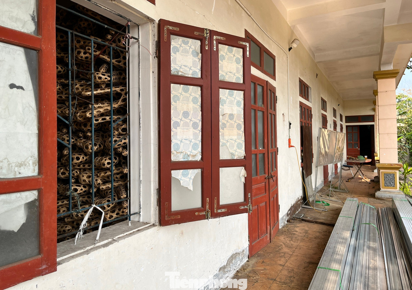 Hiện căn nhà đang được Trung tâm cai nghiện tự nguyện tận dụng để chứa vật liệu phục vụ dạy nghề cho các đối tượng. Hiện căn nhà đang được Trung tâm cai nghiện tự nguyện tận dụng để chứa vật liệu phục vụ dạy nghề cho các đối tượng.