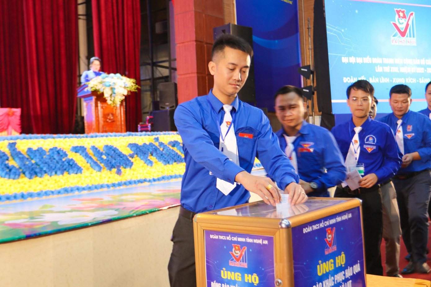 Đại biểu là người dân tộc thiểu số có 59 đồng chí. Đại biểu trẻ tuổi nhất là 15 tuổi, lớn tuổi nhất là 40 tuổi.