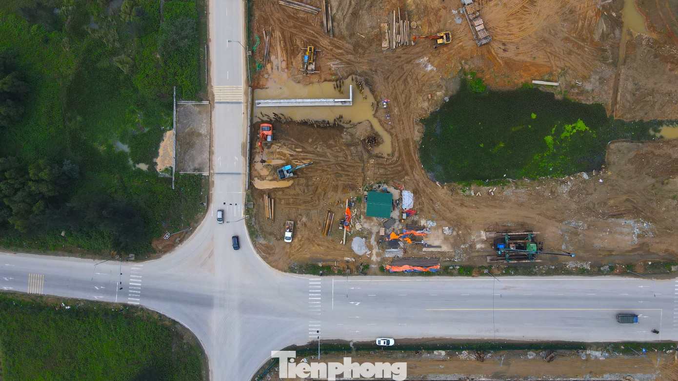 Ông Nguyễn Mạnh Hùng - Trưởng phòng Dự án 3, Ban Quản lý dự án Công trình giao thông Nghệ An (Sở Giao thông Vận tải Nghệ An) cho biết, tiến độ dự án là 36 tháng. Phía đơn vị đang cố gắng đẩy nhanh tiến độ để hoàn thành vào tháng 7/2024. Tuy nhiên theo ông Hùng, việc này còn phụ thuộc lớn vào nguồn vốn.