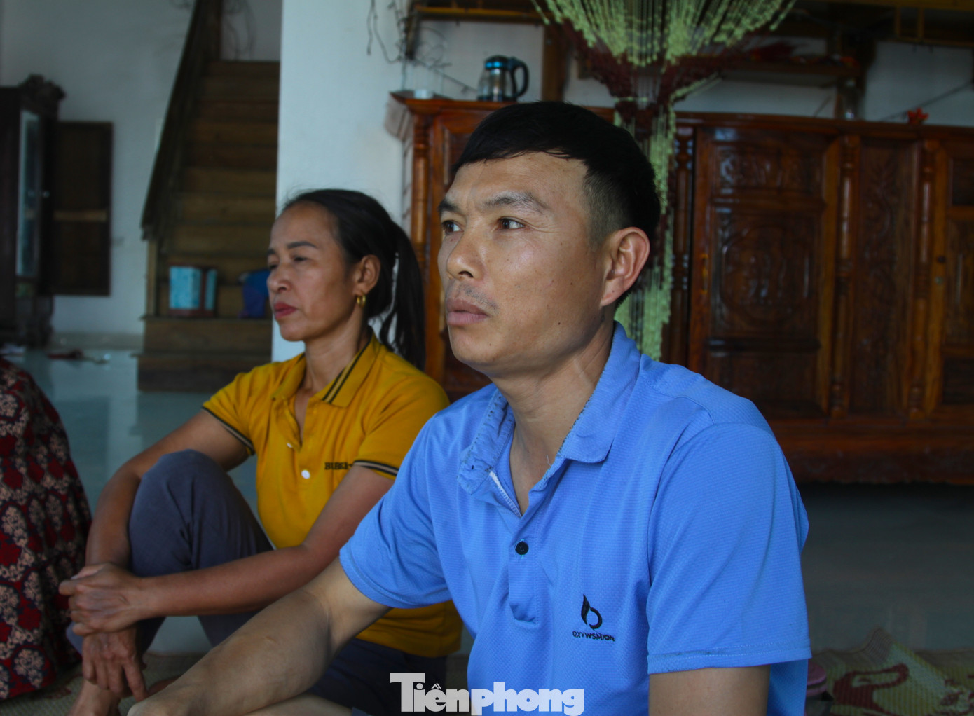 Anh Văn Đức Thường cho biết tiếng động từ vụ nổ rất lớn. Khi anh đến gara thì thấy cảnh tượng tan hoang, người nằm la liệt, các mảnh vỡ văng khắp nơi. Anh Văn Đức Thường cho biết tiếng động từ vụ nổ rất lớn. Khi anh đến gara thì thấy cảnh tượng tan hoang, người nằm la liệt, các mảnh vỡ văng khắp nơi.