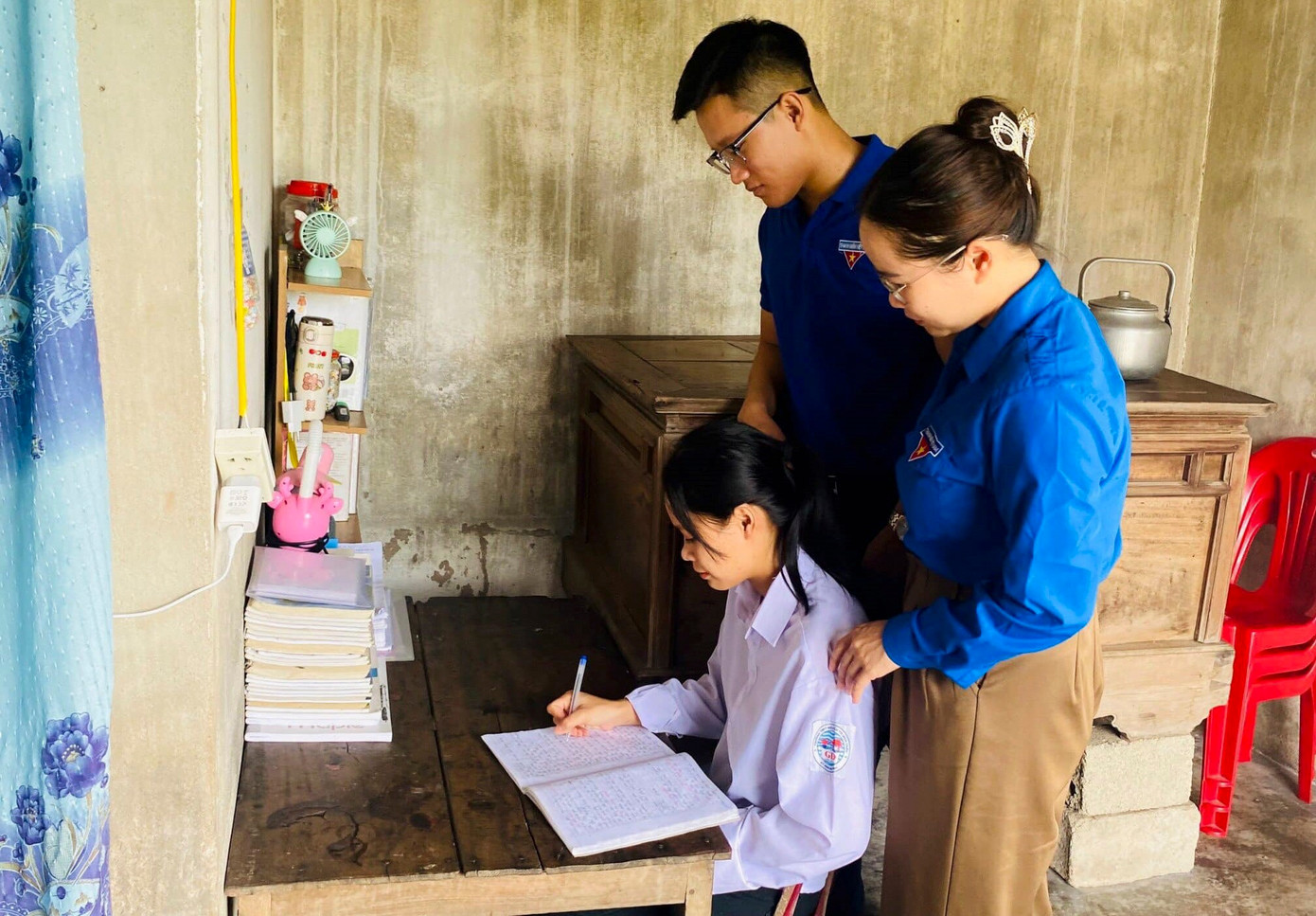 Năm nay, trước khi bước vào kỳ thi, Tỉnh Đoàn đã yêu cầu các đơn vị rà soát thí sinh bị khuyết tật, thí sinh gặp khó khăn trong quá trình di chuyển để bố trí lực lượng tình nguyện đưa đón, hỗ trợ.