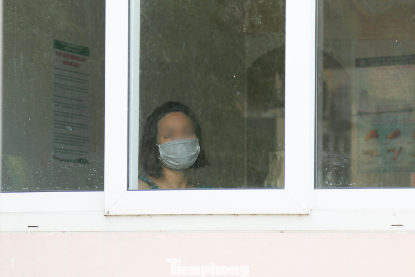 Một bệnh nhân mắc COVID-19 đang điều trị trong khu cách ly đặc biệt.