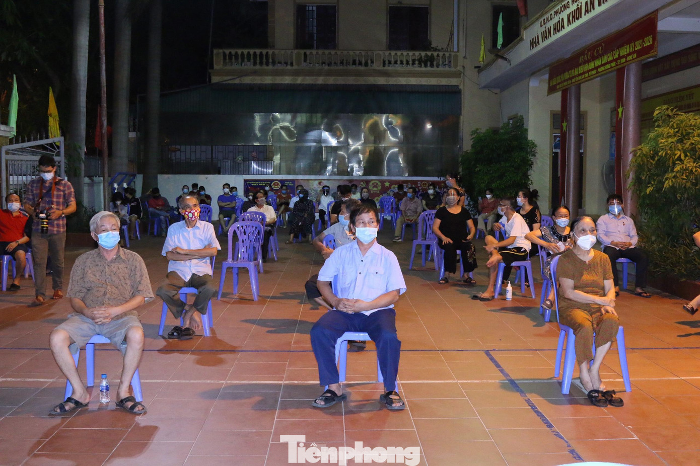 Nghệ An ghi nhận thêm 4 ca dương tính với SARS-CoV-2, có ca được phát hiện trong chiến dịch lấy mẫu toàn TP Vinh.