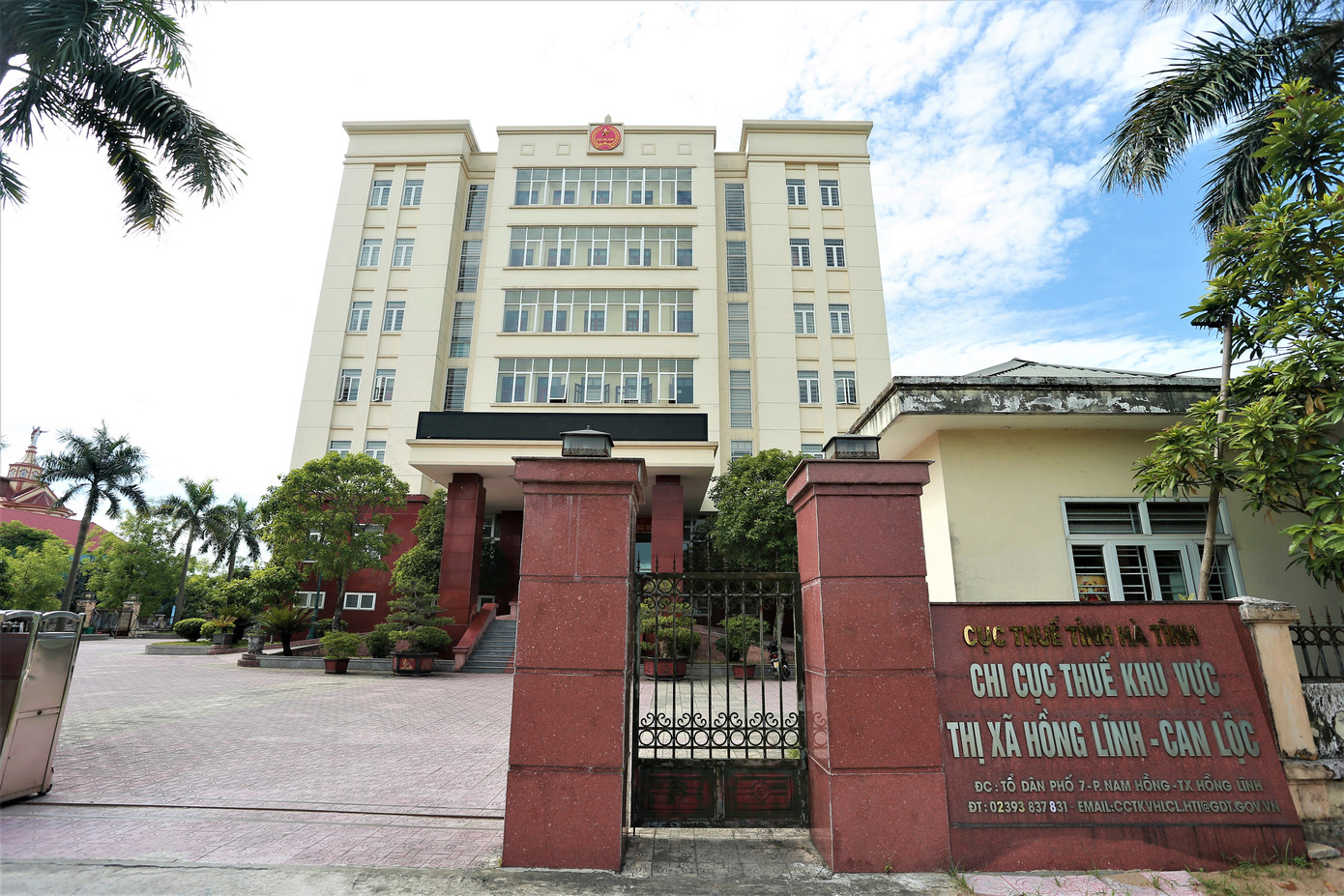 Chi cục thuế khu vực thị xã Hồng Lĩnh - Can Lộc. Chi cục thuế khu vực thị xã Hồng Lĩnh - Can Lộc.