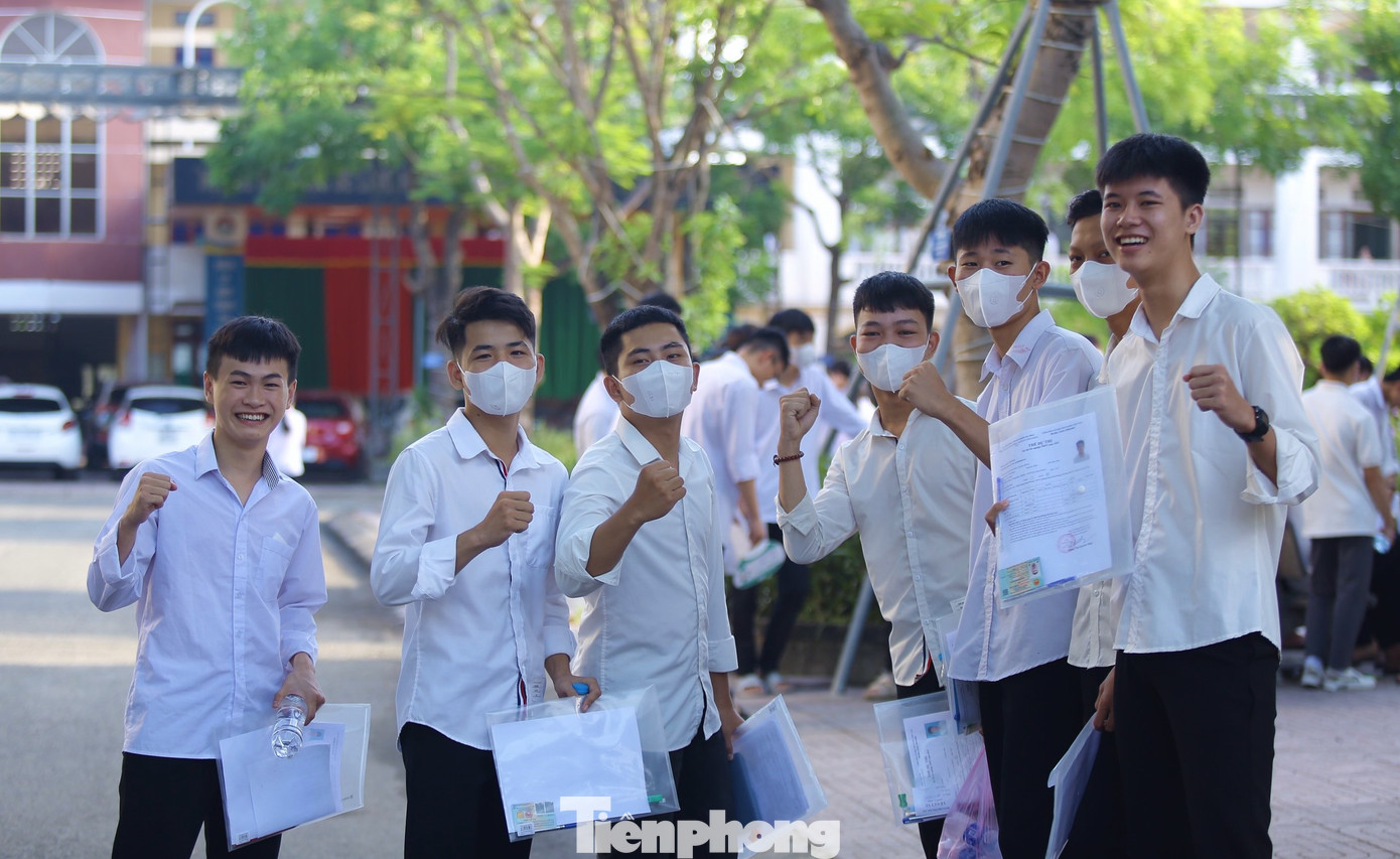 Các thí sinh thể hiện sự quyết tâm để chinh phục vũ môn.