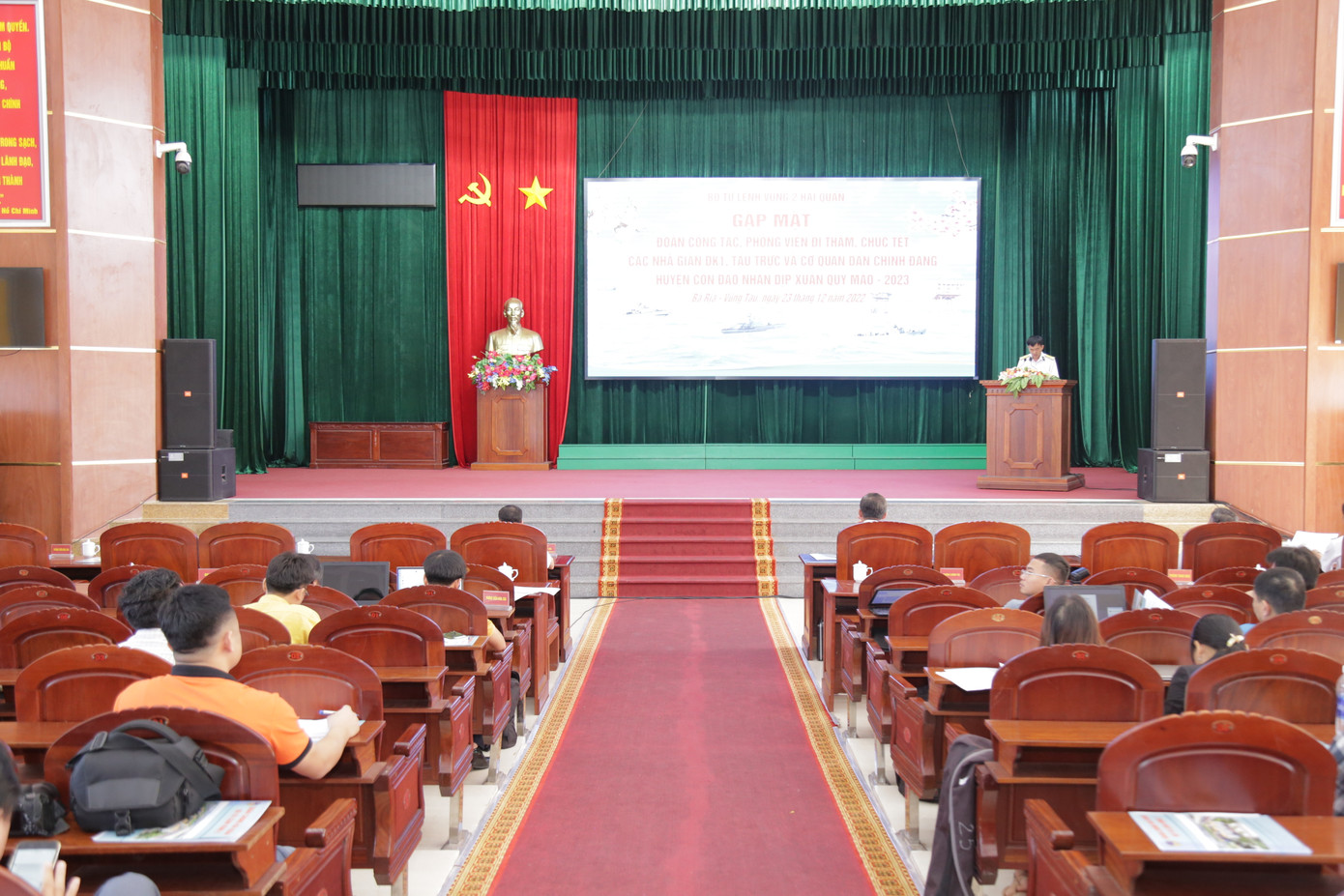 Toàn cảnh buổi gặp mặt đoàn công tác, phóng viên đi thăm, chúc Tết các Nhà giàn DK1, tàu trực... nhân dịp Xuân Quý Mão 2023.