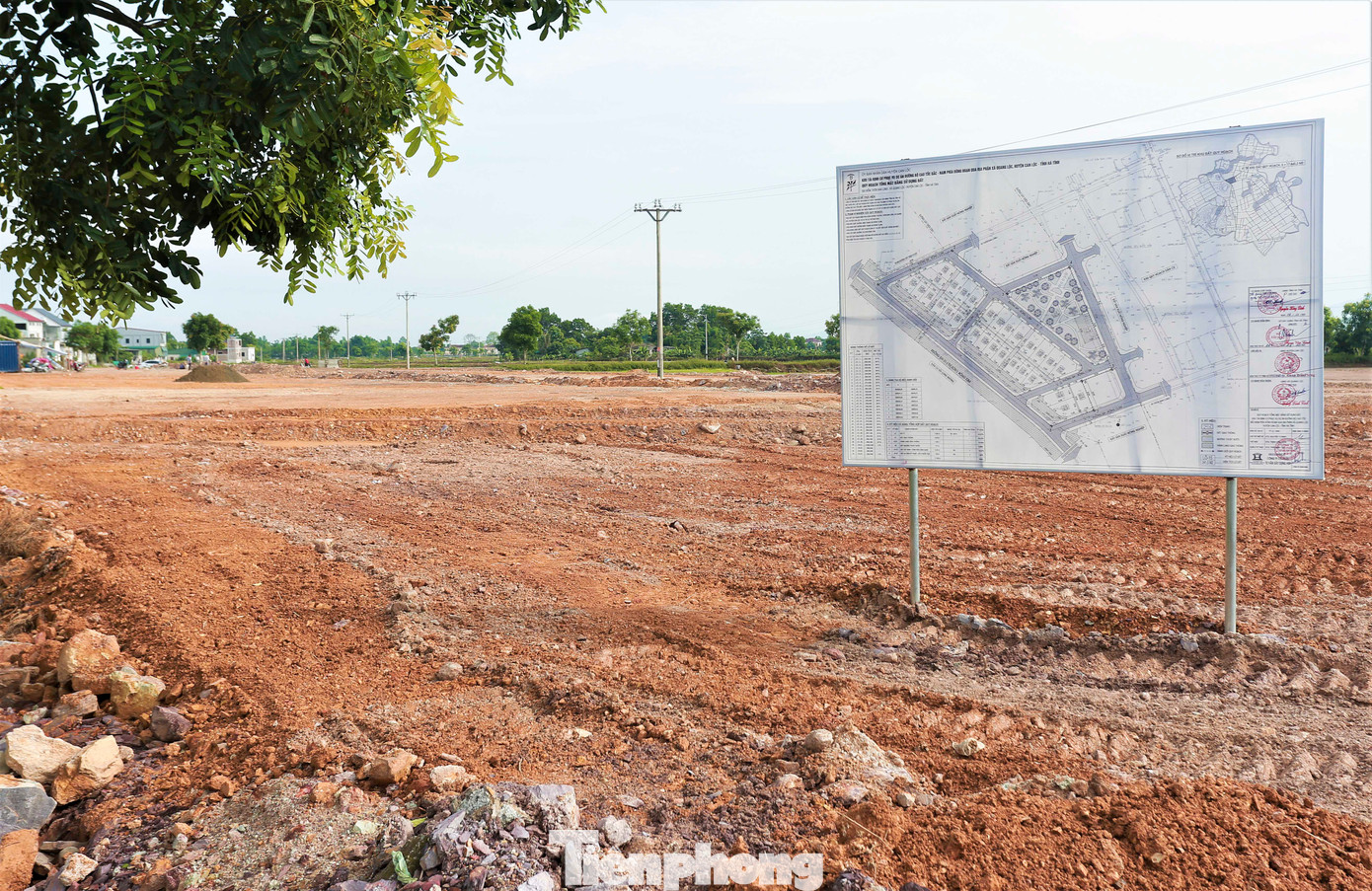 Trong 28 khu tái định cư xây dựng phục vụ cho cao tốc, đến nay toàn tỉnh Hà Tĩnh đã có 16 khu tái định cư được khởi công xây dựng. Trong ảnh là khu tái định cư ở xã Quang Lộc.