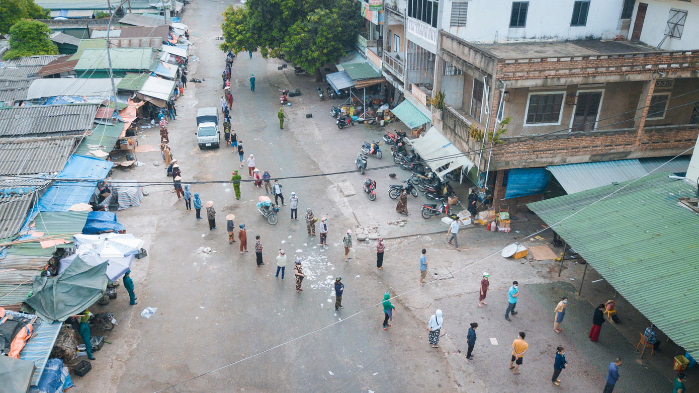 Nghệ An khẩn trương rà soát người đến/trở về từ chợ đầu mối thành phố Vinh.