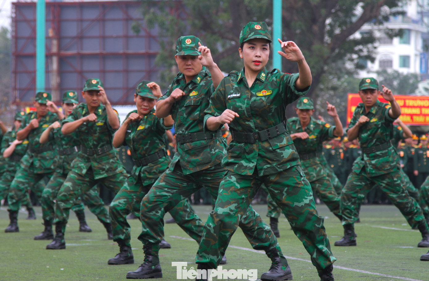 Đổi mới, nâng cao chất lượng hội thi, hội thao và diễn tập, trọng tâm là diễn tập khu vực phòng thủ 5 huyện, thị (Kỳ Sơn, Con Cuông, Nghĩa Đàn, Diễn Châu, thị xã Thái Hòa); diễn tập phòng chống lụt bão, tìm kiếm cứu nạn huyện Nghi Lộc; diễn tập chỉ huy - tham mưu trên bản đồ và ngoài thực địa có ứng dụng công nghệ thông tin, diễn tập phòng ngự 2 đảo, diễn tập vòng tổng hợp có bắn đạn thật của Tiểu đoàn 41/Trung đoàn 764 và các đơn vị trực thuộc.