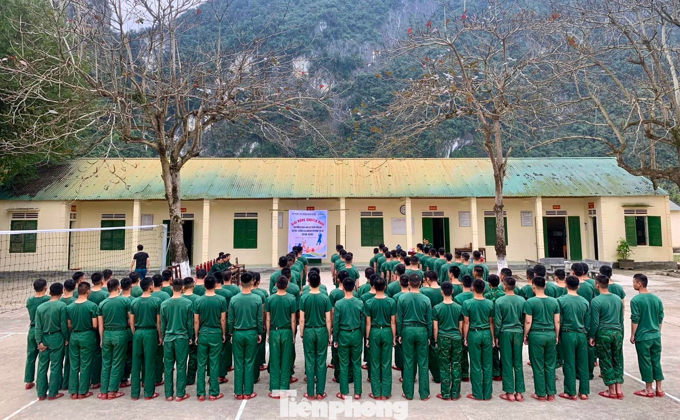 Bên cạnh rèn luyện, các cán bộ, chiến sỹ BĐBP Nghệ An cũng tham gia nhiều phong trào, thể thao để rèn luyện sức khỏe.