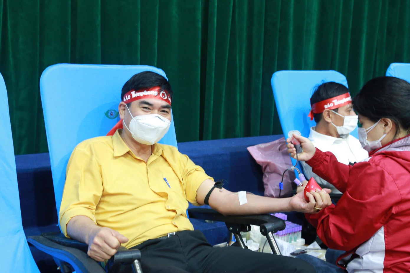 Huyện Nam Đàn, Trường Đại học Y khoa Vinh, Trường Đại học Sư phạm Kỹ thuật Vinh, Huyện Anh Sơn là 4 đơn vị đã tổ chức hưởng ứng Ngày hội hiến máu tình nguyện &quot;Chủ Nhật Đỏ&quot; lần thứ XIV-2022 tại Nghệ An.