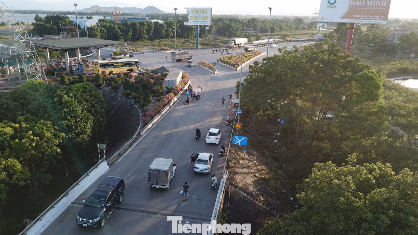 Toàn cảnh ở chốt kiểm soát cầu Bến Thủy 2, nơi đường tránh quốc lộ 1A đi qua.