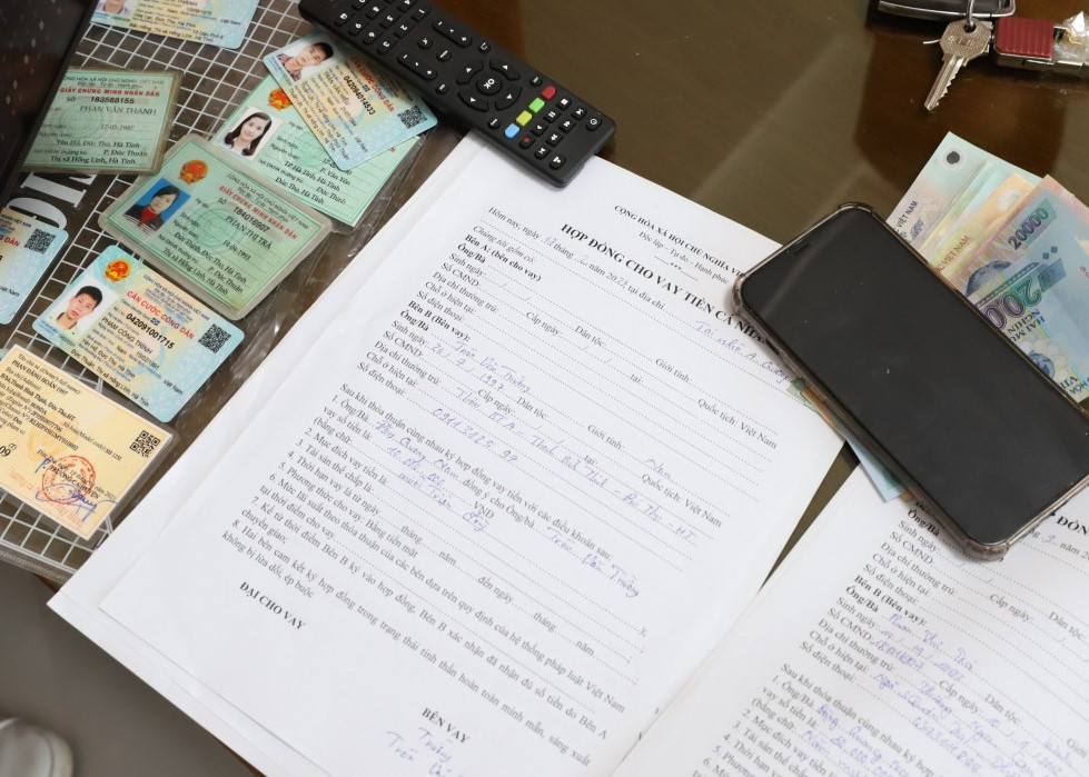 Tang vật liên quan hoạt động cho vay nặng lãi.