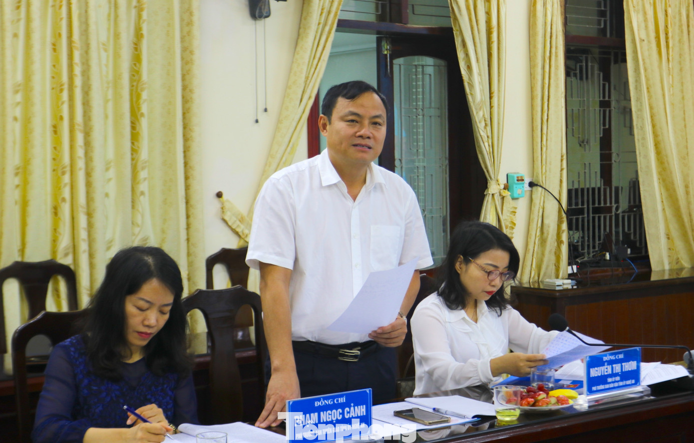 Ông Phạm Ngọc Cảnh - Phó Trưởng Ban Tuyên giáo Tỉnh ủy Nghệ An phát biểu tại hội nghị.