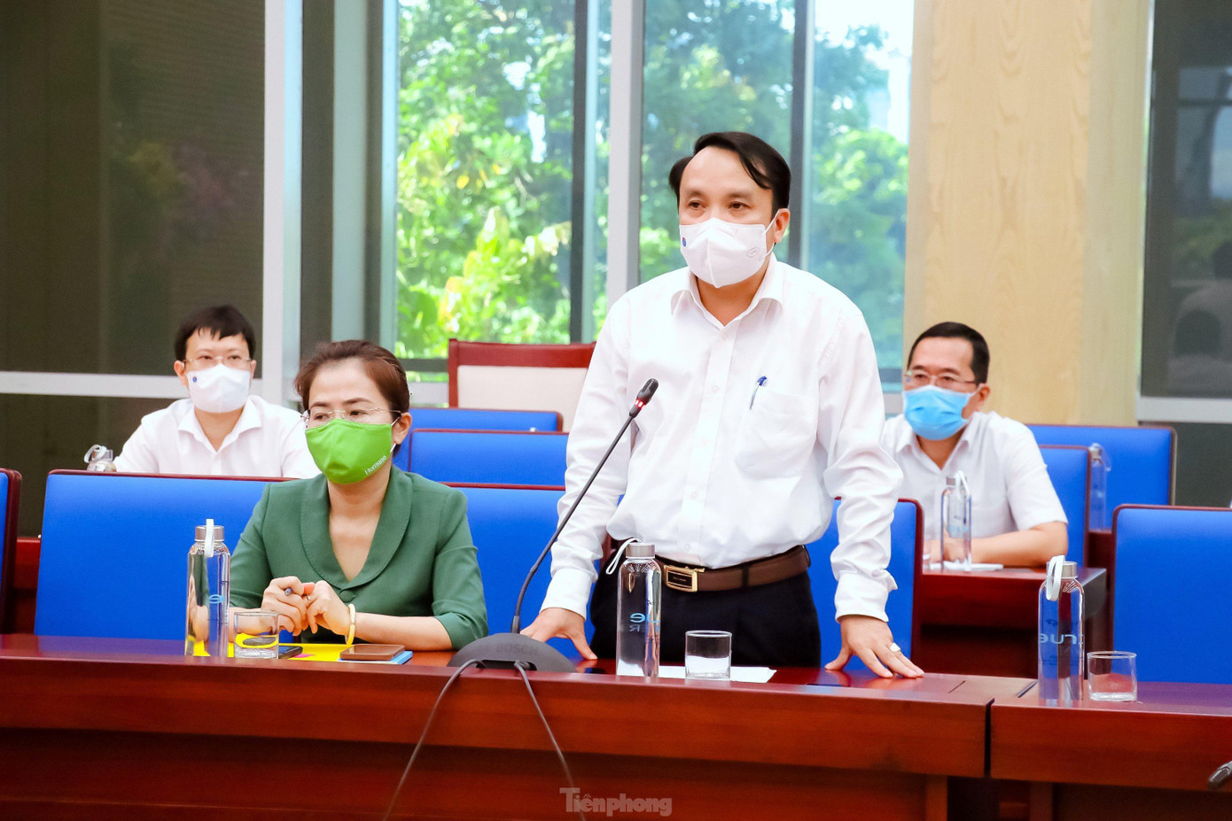 Giám đốc Sở Y tế Nghệ An Dương Đình Chỉnh. Giám đốc Sở Y tế Nghệ An Dương Đình Chỉnh.