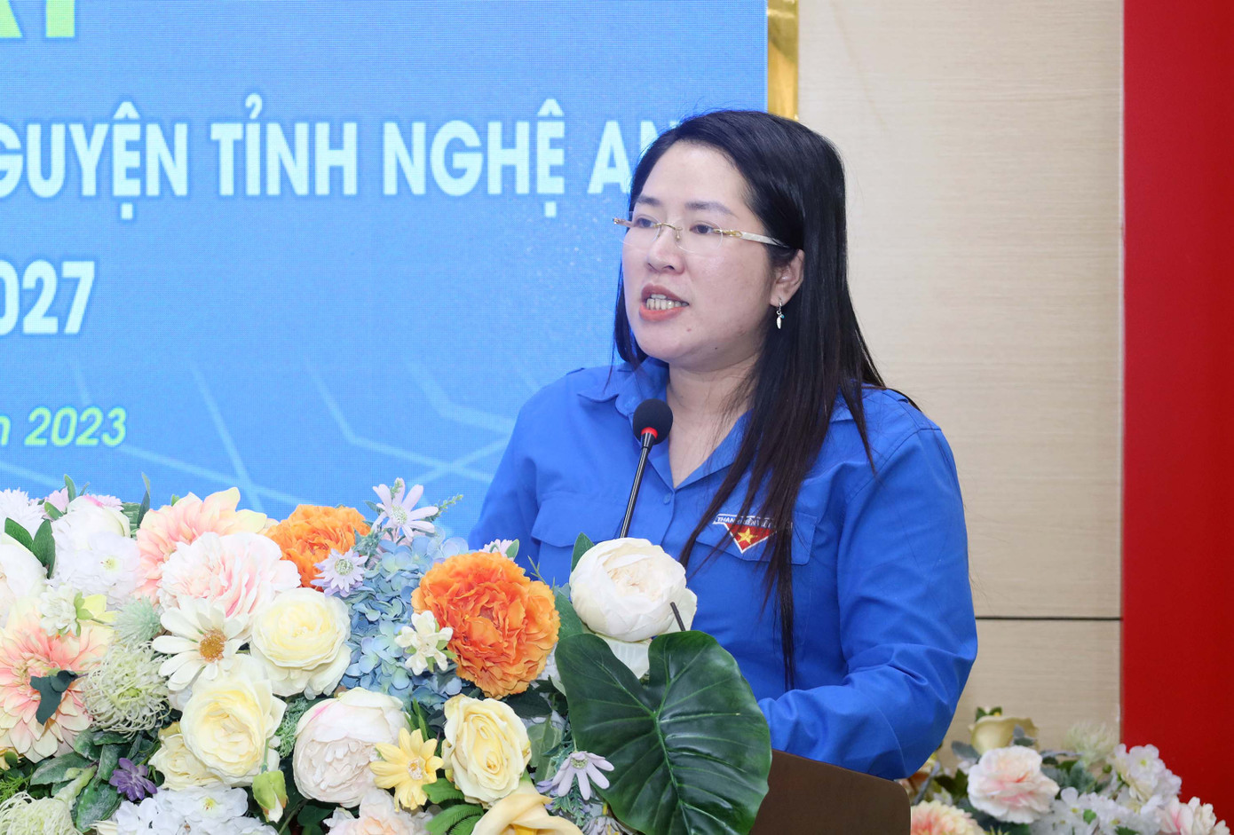 Chị Nguyễn Thị Phương Thúy - Phó Bí thư Tỉnh Đoàn Nghệ An là Chủ nhiệm Câu lạc bộ Phóng viên trẻ tình nguyện Nghệ An phát biểu nhận nhiệm vụ tại buổi lễ. Chị Nguyễn Thị Phương Thúy - Phó Bí thư Tỉnh Đoàn Nghệ An là Chủ nhiệm Câu lạc bộ Phóng viên trẻ tình nguyện Nghệ An phát biểu nhận nhiệm vụ tại buổi lễ.