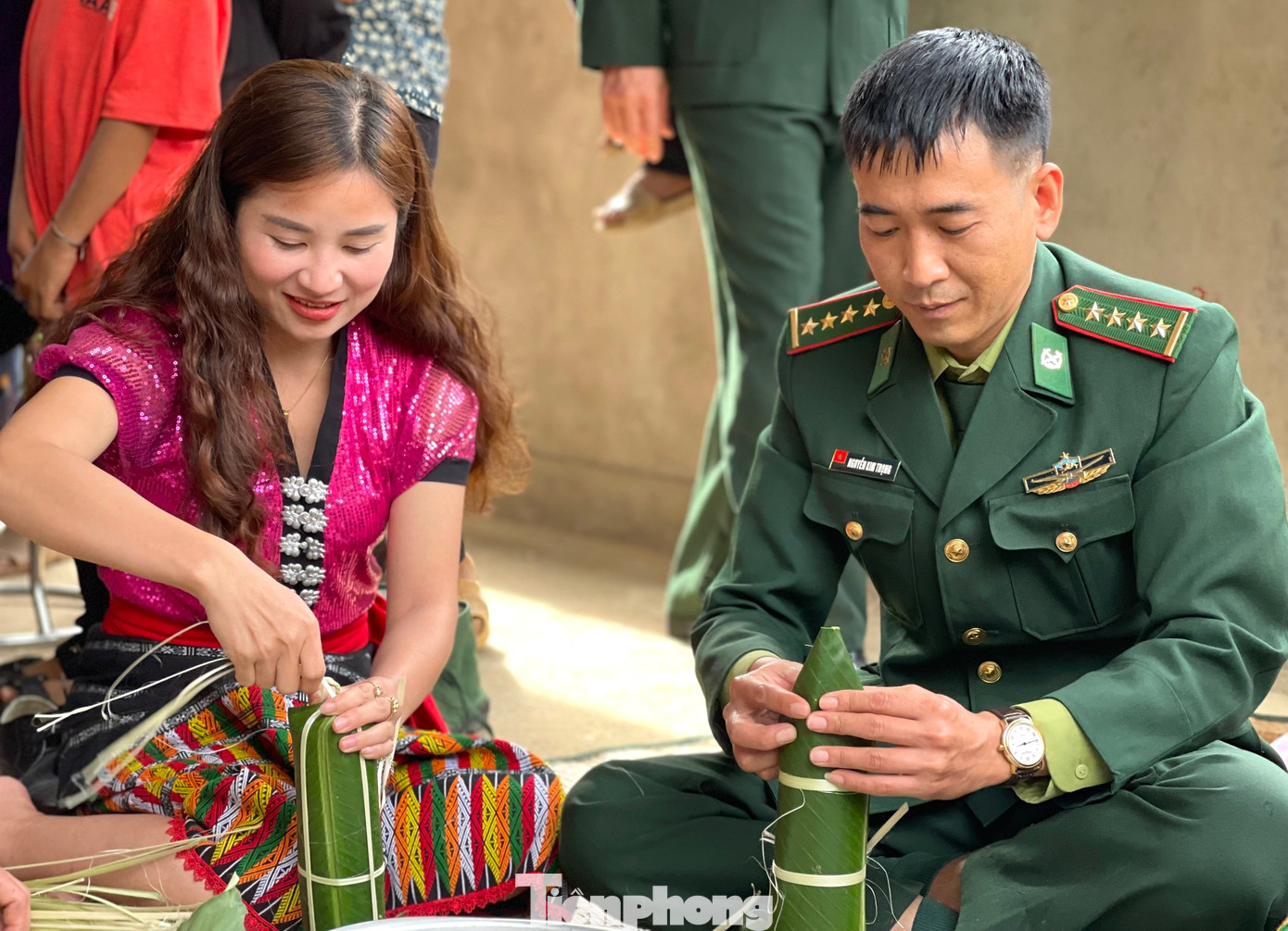 Công việc đòi hỏi sự khéo léo. Nếu không chiếc bánh chưng, bánh tét khi gói ra sẽ không đều đẹp. Khi nấu chín bánh có thể bị rách, dễ hư hỏng.