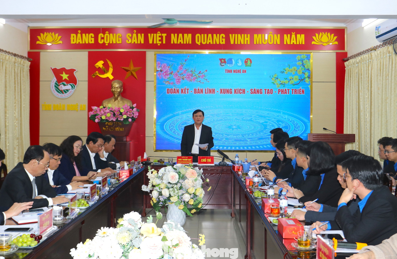 Bí thư Tỉnh ủy Nghệ An lưu ý, các phong trào Đoàn cần phải có trọng tâm, trọng điểm, tạo ra bản sắc riêng cho Nghệ An.