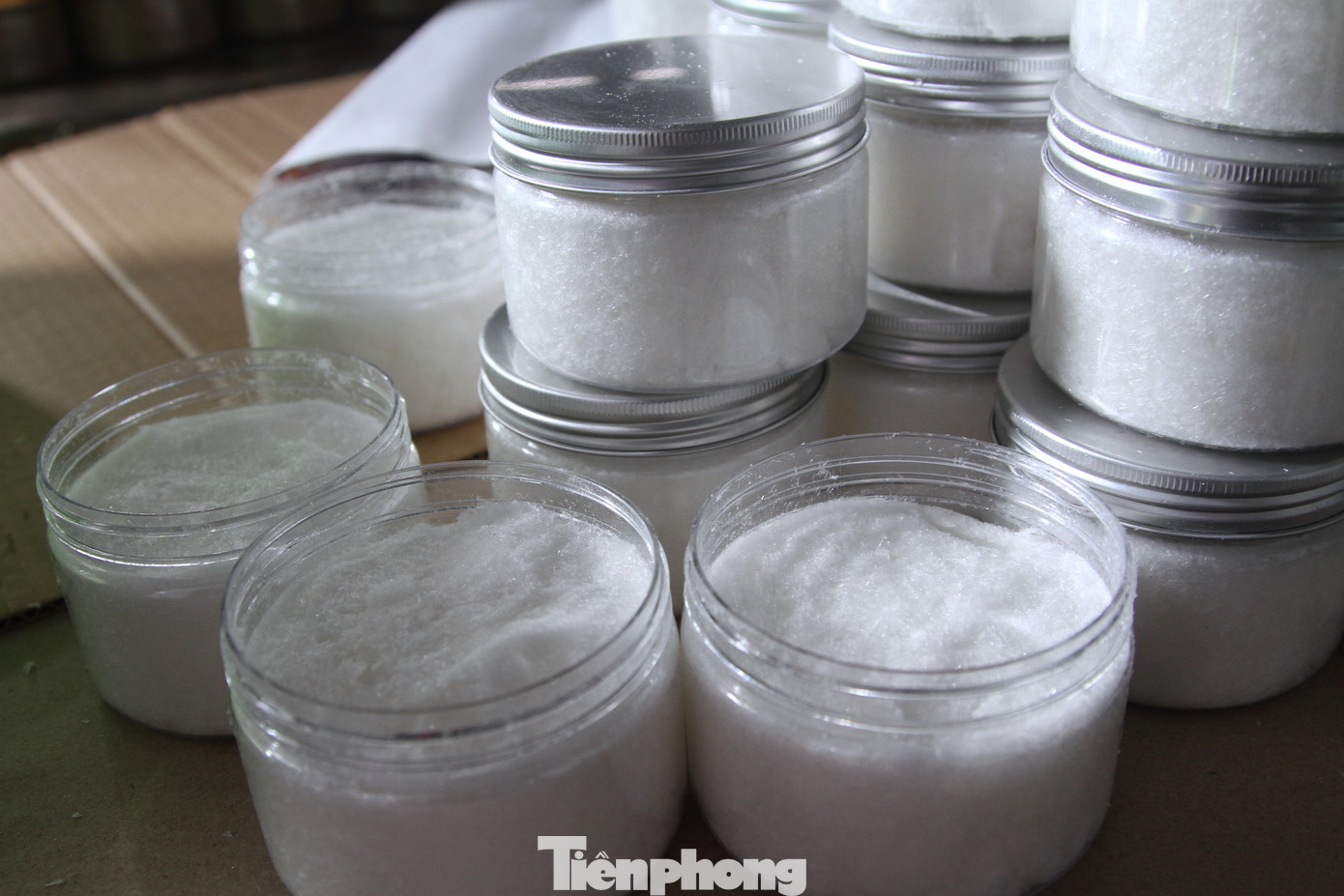 Loại muối giảm mặn này của vợ chồng chị Thắm đã được người tiêu dùng đón nhận tích cực.