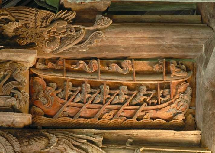 Ngoài hình tượng “tứ linh” được khắc họa dưới nhiều hình thức khác nhau, còn có nhiều đề tài minh họa các điển cố, điển tích, thể hiện ước mơ của người nông dân Nghệ An nói chung và làng Hoành Sơn nói riêng.