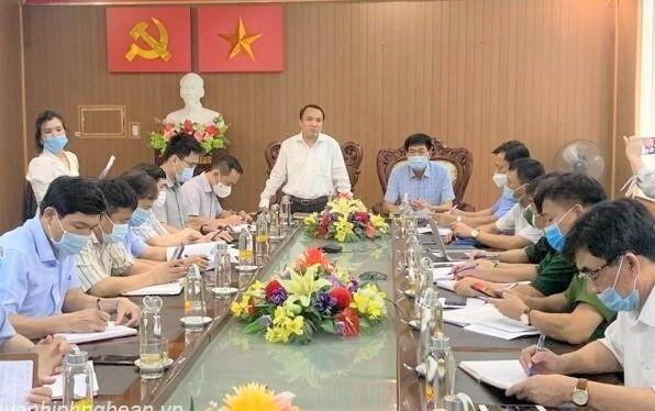 Ngành y tế Nghệ An và UBND huyện Diễn Châu họp khẩn.