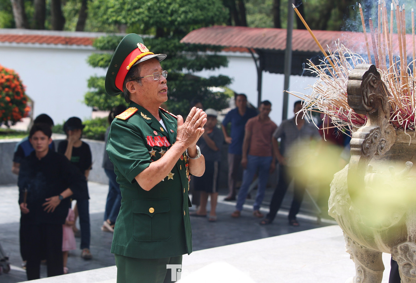 Ông Trần Đình Ước - Trưởng ban quản lý Khu di tích Ngã ba Đồng Lộc cho biết: "Những ngày tháng 7, hơn 40.000 lượt du khách, đặc biệt là thế hệ thanh niên đã đến tham quan, tri ân các anh hùng liệt sĩ".