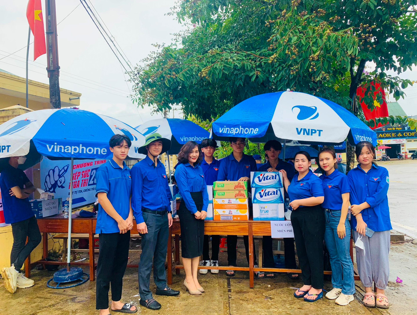 Huyện Đoàn Quế Phong xung kích tình nguyện, đồng hành cùng sĩ tử trước và sau Kỳ thi tuyển sinh vào lớp 10.